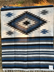 Heavy-Weave Diamond Blanket in Midnight Blue (4' x 6.5')